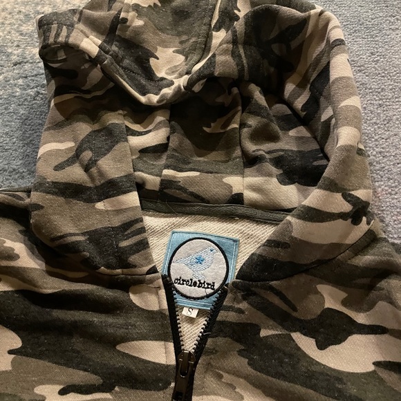 Long Zipper Cozy Camo Hoodie with thumb holes XS - Picture 2 of 6